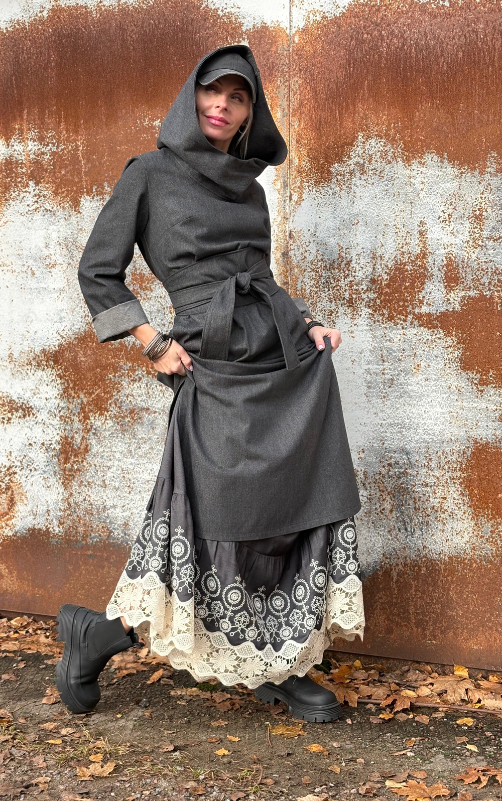 Юбка / с вышивкой / серый джинсовый