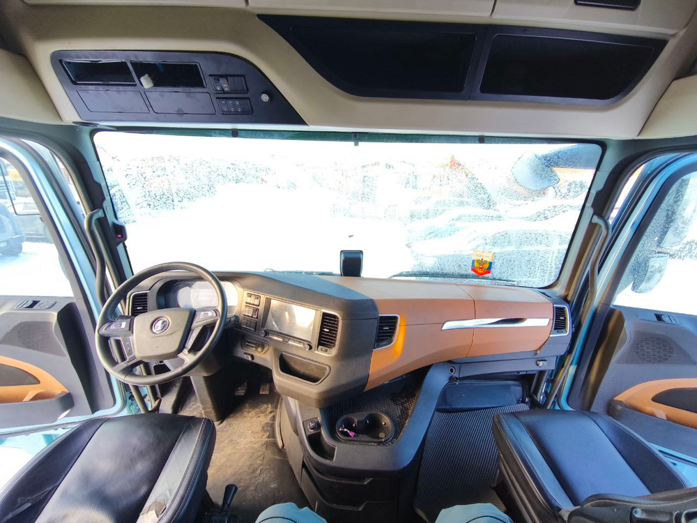 Shacman (Shaanxi) SX* 4x2 Седельный тягач SX4188YY381 (Дизельный, 12,5 л, 473 л.с., АТ)