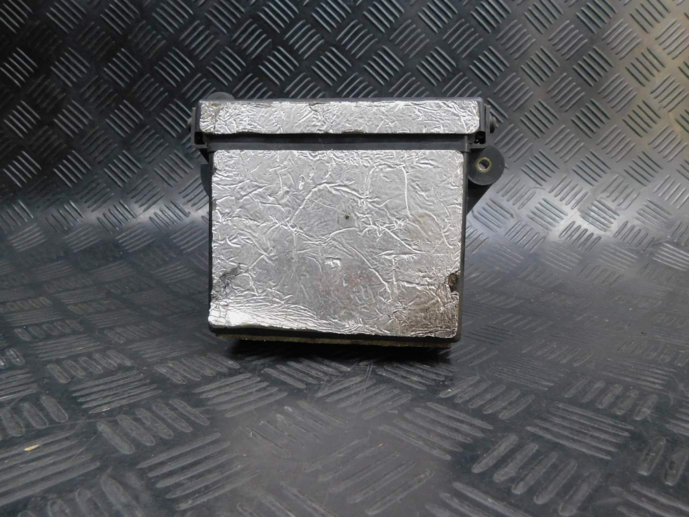 Пластик АКБ Yamaha TDM850 RN03J 2001