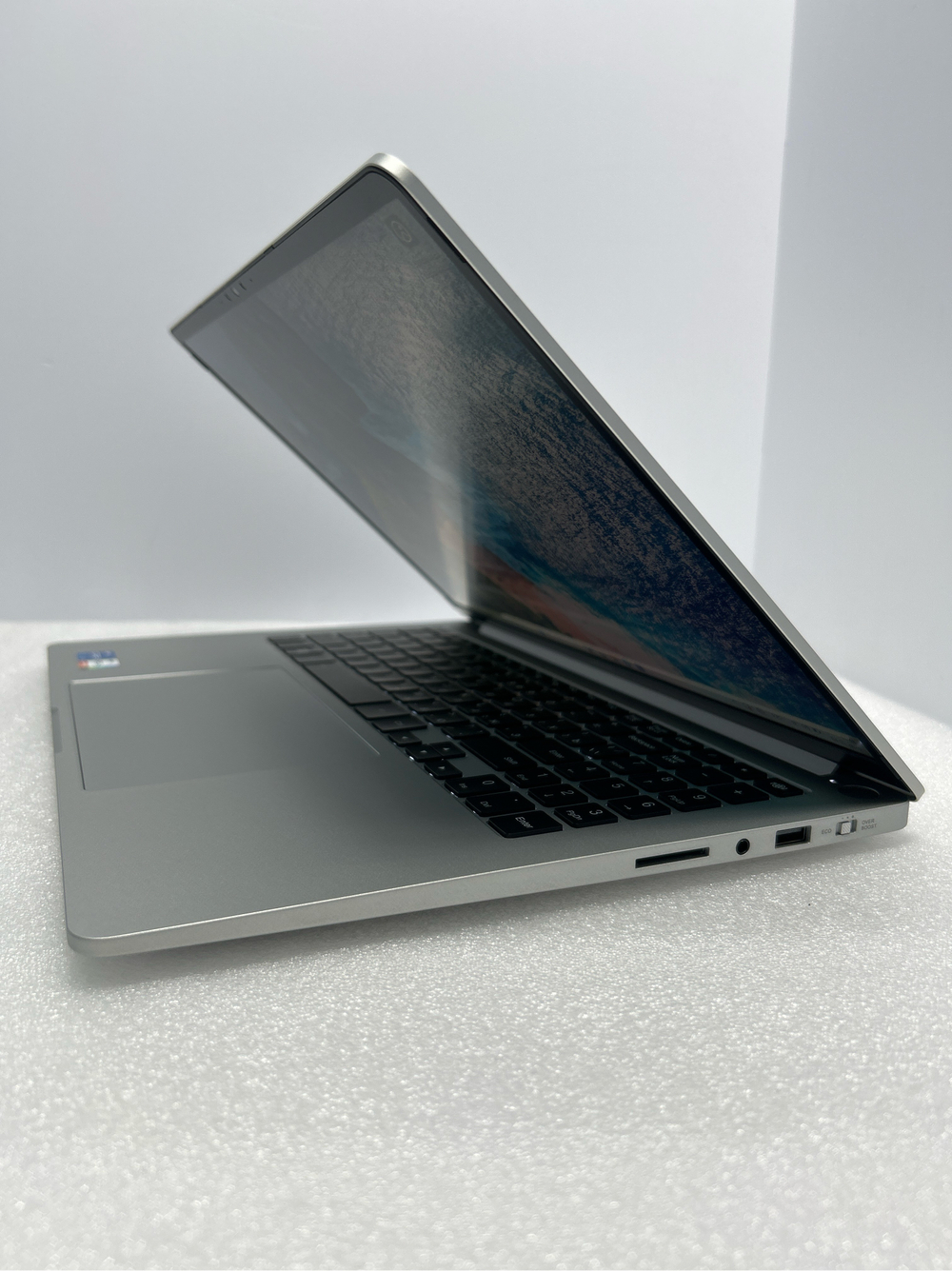 Ноутбук Infinix InBook Y3H MAX 16"/Intel Core i5-12450H/RAM 16GB/SSD 512GB/Intel UHD Graphics/1920x1200/IPS/Windows 11/Подсветка - кл:LED/серебристый. Состояние: A1