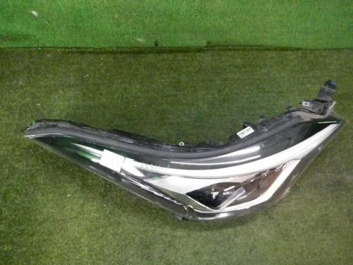 Фара правая Toyota C-HR (2019-2023) LED