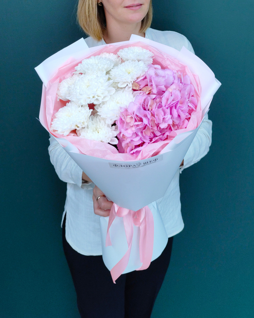 Букет из розовой гортензии и хризантемы(00185)