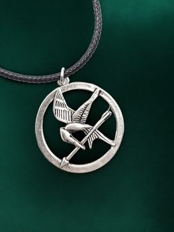 Кулон с Сойкой пересмешницей. Серебристый