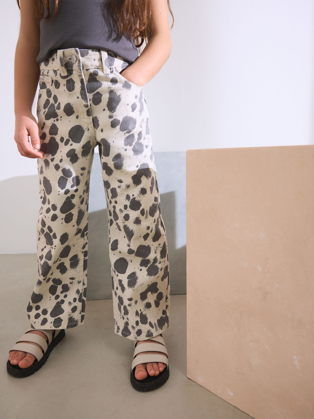 Джинсы широкие для девочки Next E29-133, Белый, Темно-серый