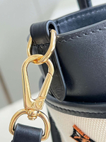 Louis Vuitton On My Side PM