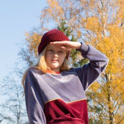 Шапка бордового цвета