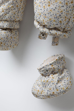 ZARA КОМБИНЕЗОН ИЗ НЕЙЛОНА В ЦВЕТОЧЕК СО СЪЕМНЫМИ ВАРЕЖКАМИ И ПИНЕТКАМИ, РАЗНОЦВЕТНЫЙ