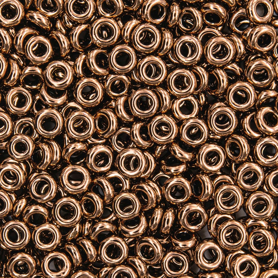 Японский бисер TOHO Demi 8/0 (№221), металлизированный, непрозрачный глянцевый