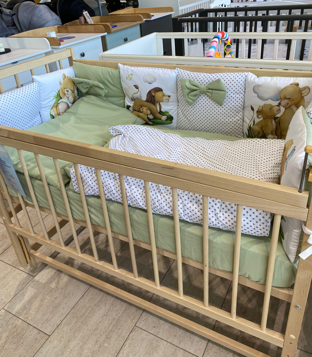 Комплект в кроватку 18 предметов "Король лев и Львенок" зеленый, сатин