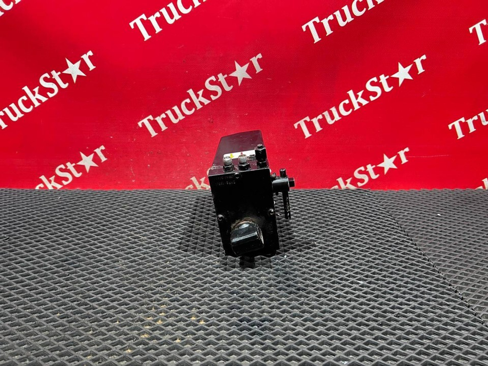 Насос подъема кабины 2016г