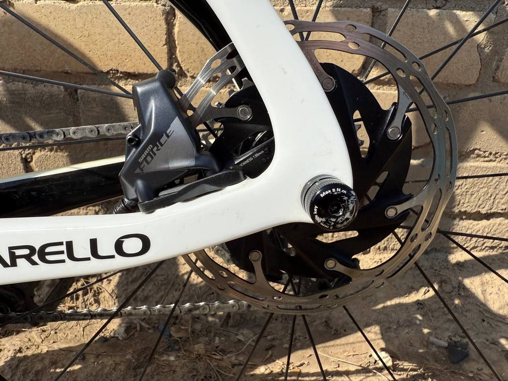 Велосипед шоссейный купить выгодно Pinarello Prince Carbon M