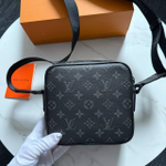 Сумка-мессенджер Louis Vuitton