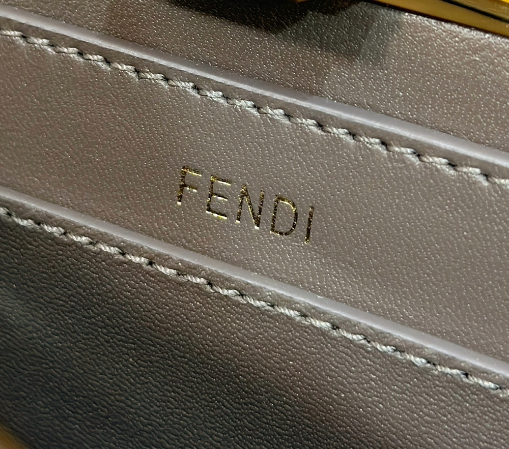 Fendi Peekaboo ISeeU Small 27 cm