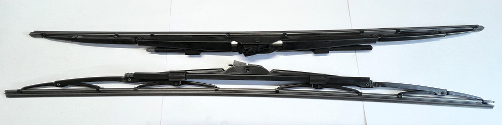 Щетка стеклоочистителя в сборе с форсункой омывателя SHAANXI SHACMAN X3000 DZ1425174001