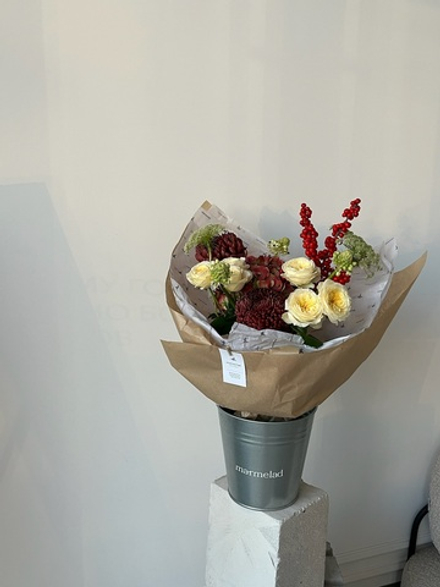 Металлический вазон для букета