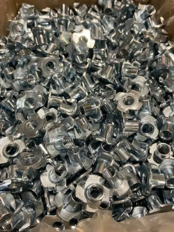 Гайка мебельная M6 100 шт, врезная, забивная, DIN 1624