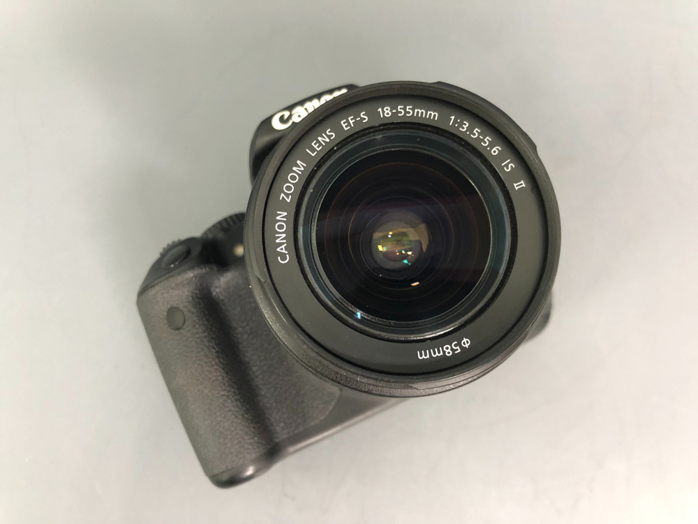Canon 650D kit 18-55mm 3.5-5.6 IS II 9.600 кадров