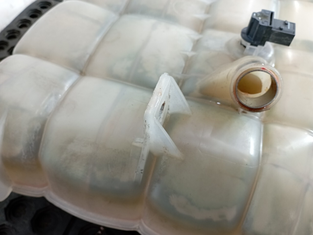 Бачок расширительный 2017г.