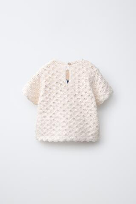 ZARA ФУТБОЛКА ИЗ КРУЖЕВА КРОШЕ С ВЫШИВКОЙ, ЭКРЮ
