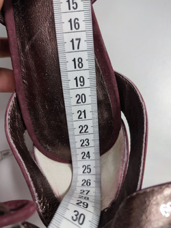 Босоножки B2 модные 39 размер