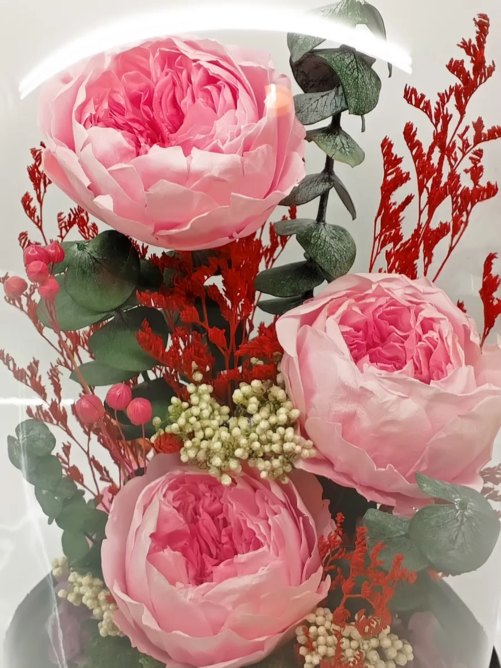 натуральные пионы в стекле