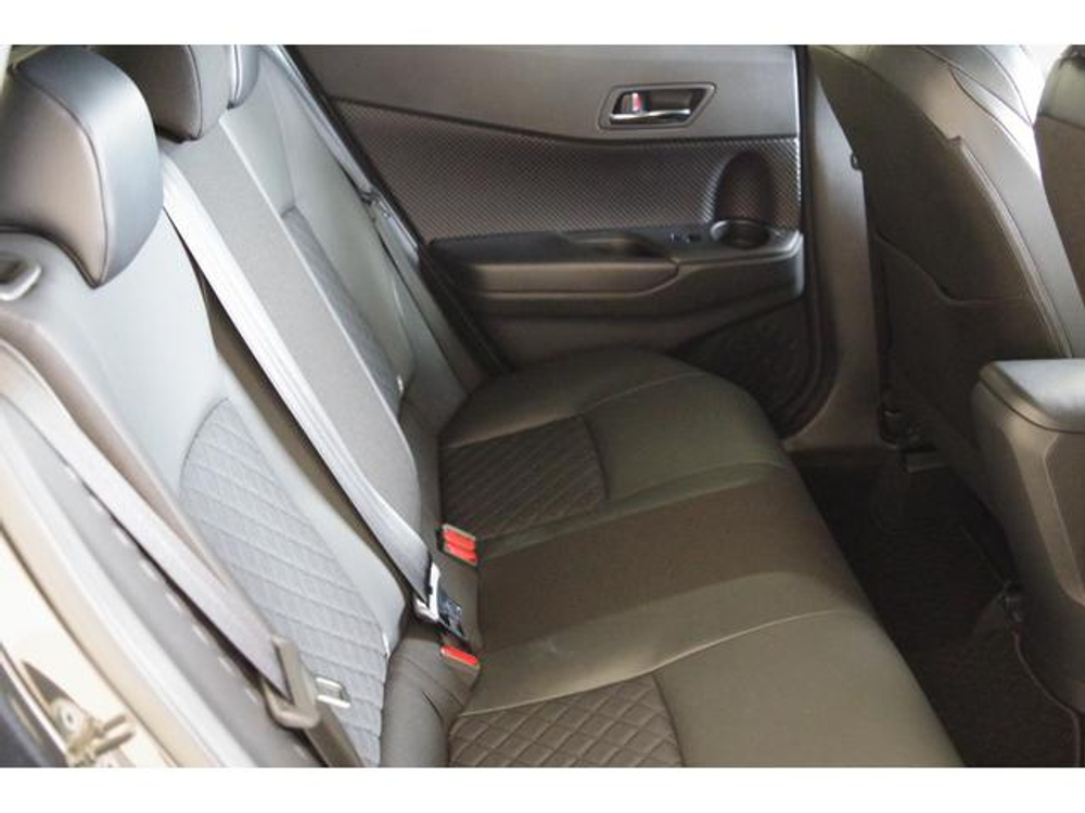 TOYOTA C - HR 2022 г.