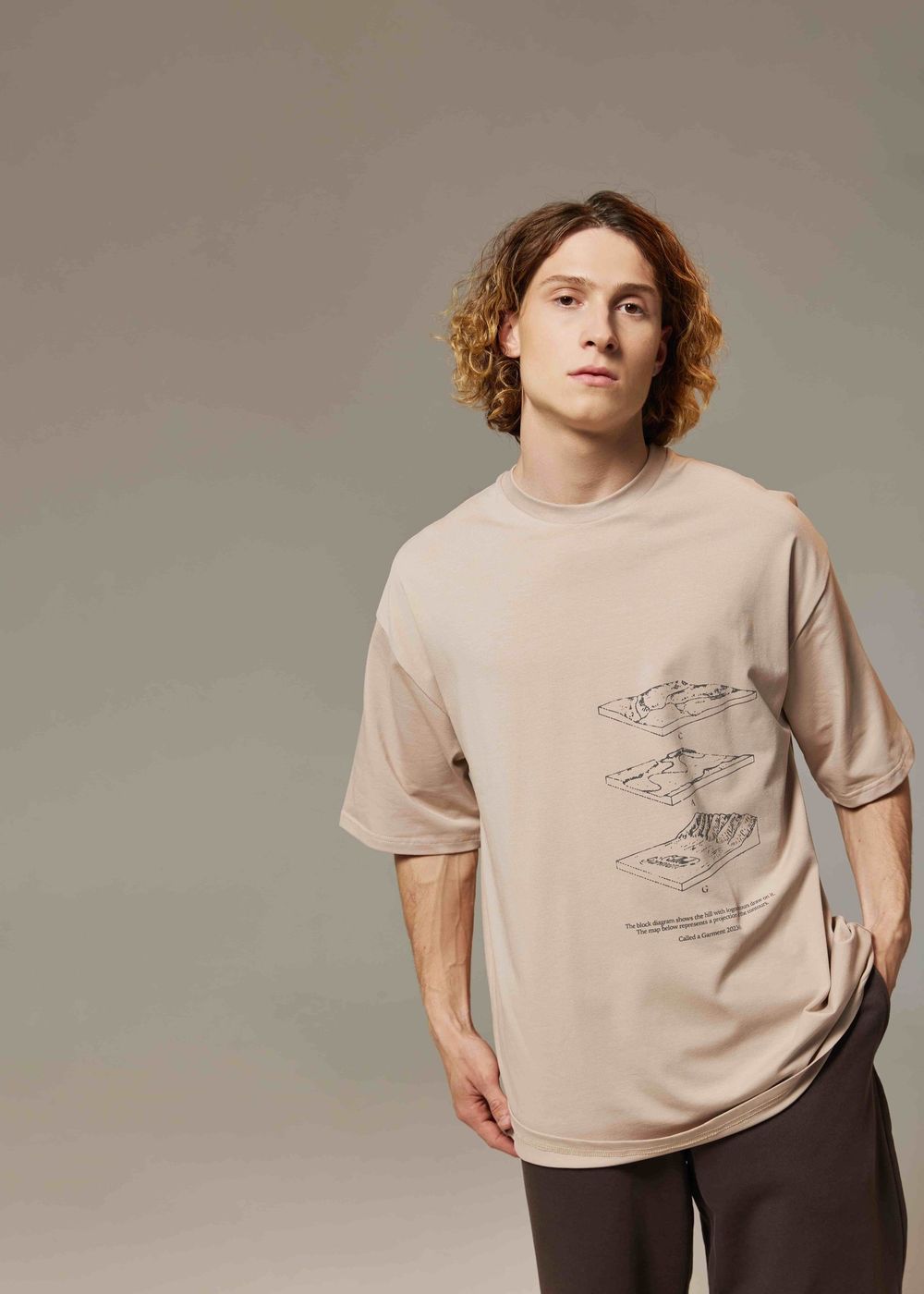 Футболка Called a Garment Diagram Какао