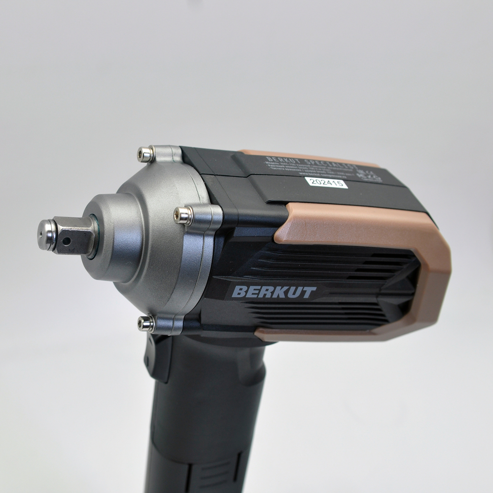 Гайковерт BERKUT WAC-700 с аккумулятором JSL-18000PP