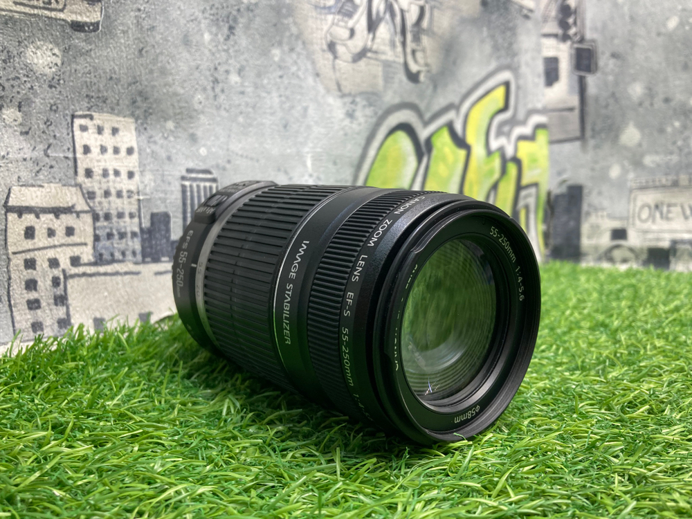 Canon EF-S 55-250mm 4-5.6 IS