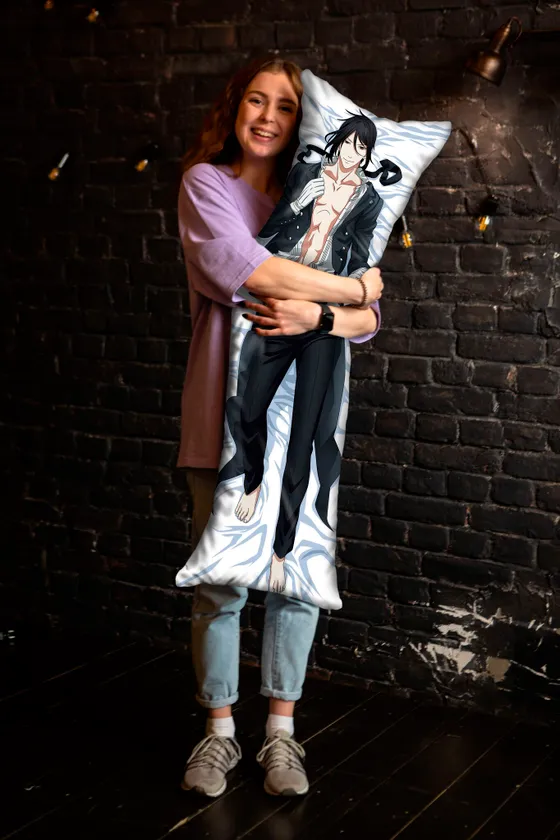 Дакимакура Себастьян Михаэлис