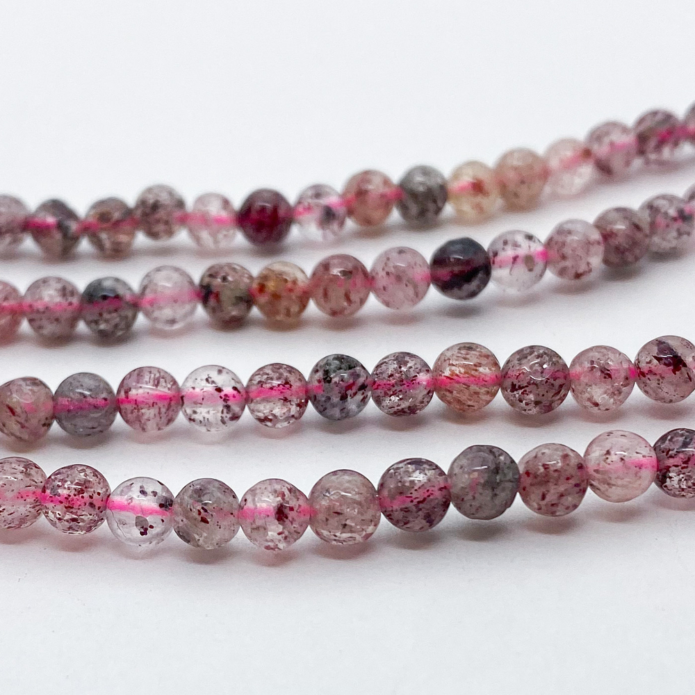 Бусины Кварц "Клубничный", диаметр 4,3-4,6 мм, цена за 42-43 шт (1/2 нити)