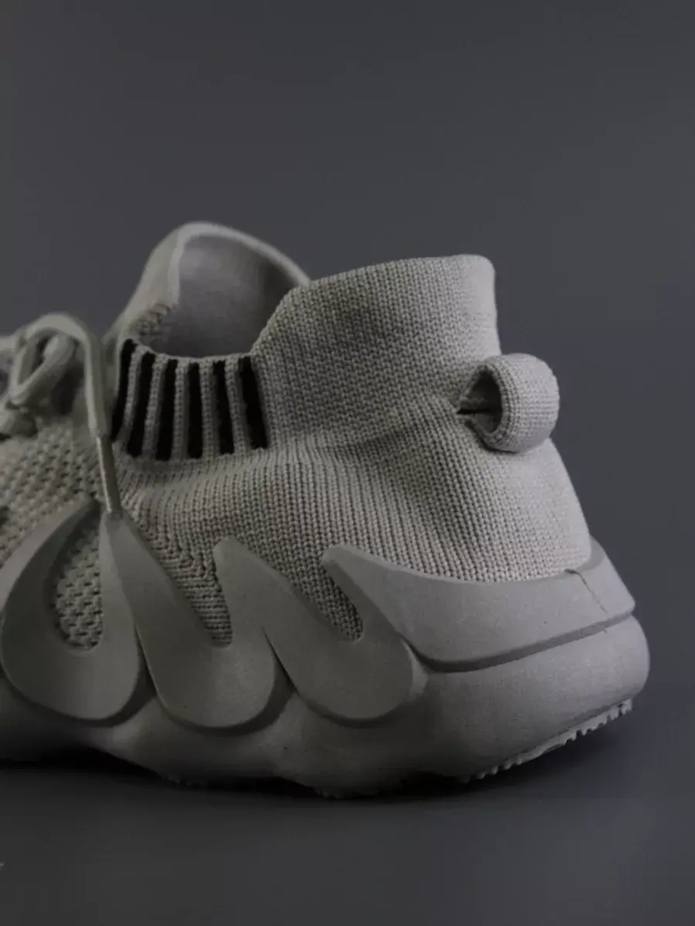 Кроссовки Изики детские - Yeezy boost- светло-серые
