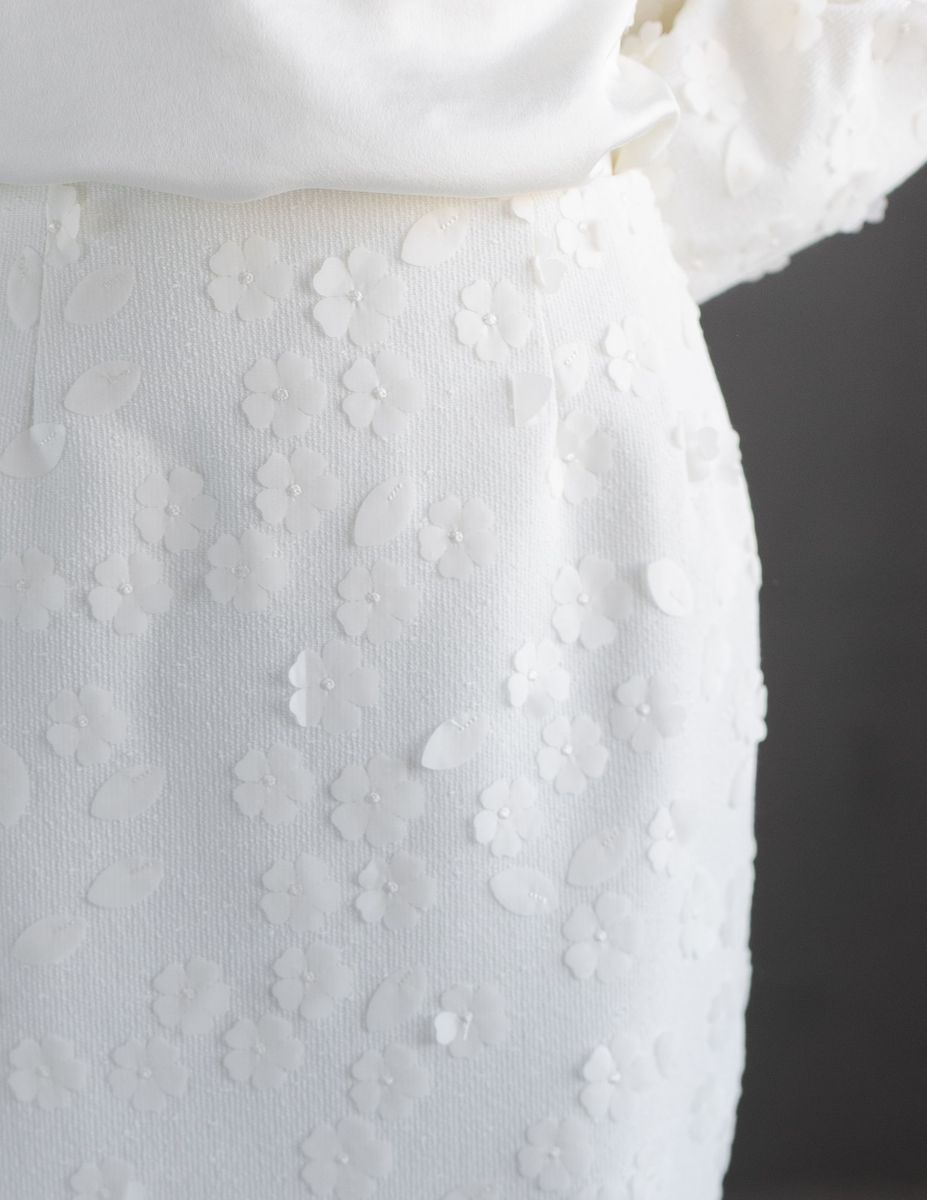 Юбка из твида миди молочная с цветами