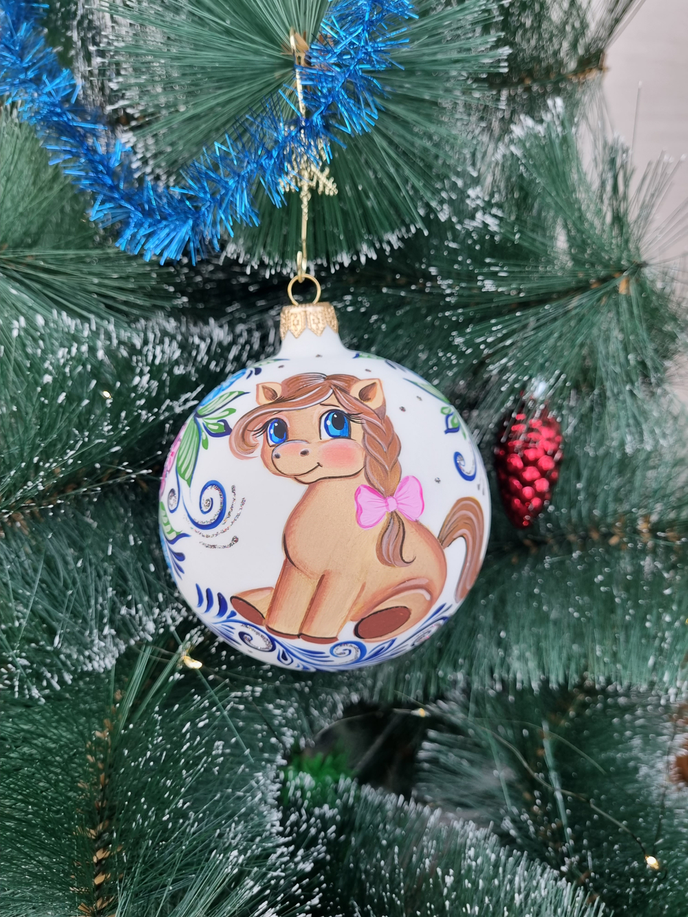 Шар стеклянный "Пони" городецкая роспись, ручная работа