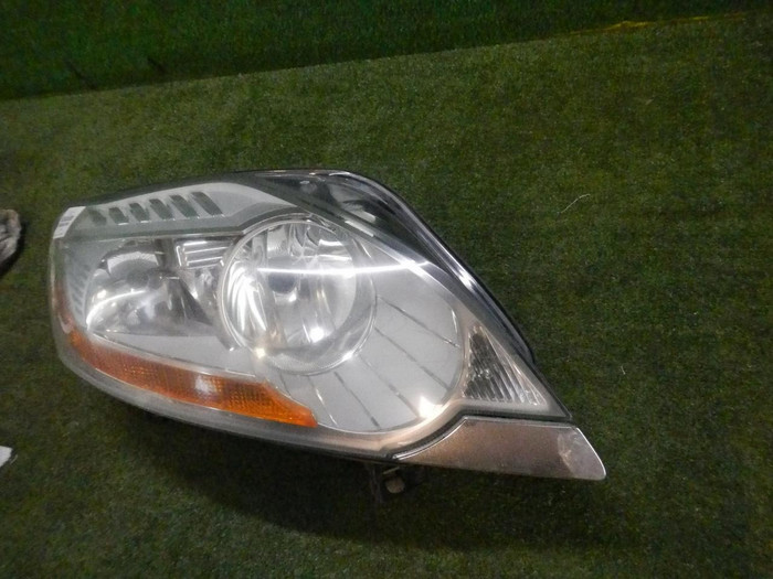 Фара правая Ford Kuga 1 (2008-2013) галоген