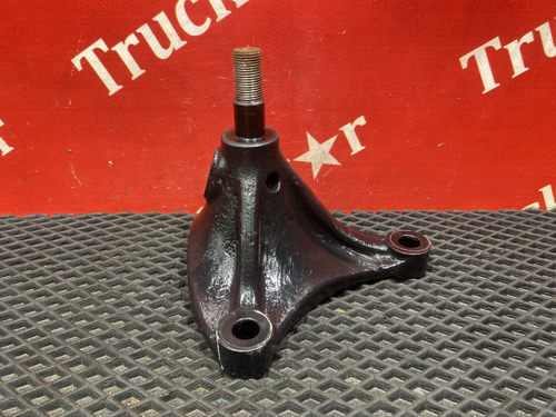 Кронштейн цилиндра подъема кабины 2024г