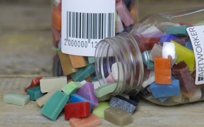 Колотая смальта в бутылках