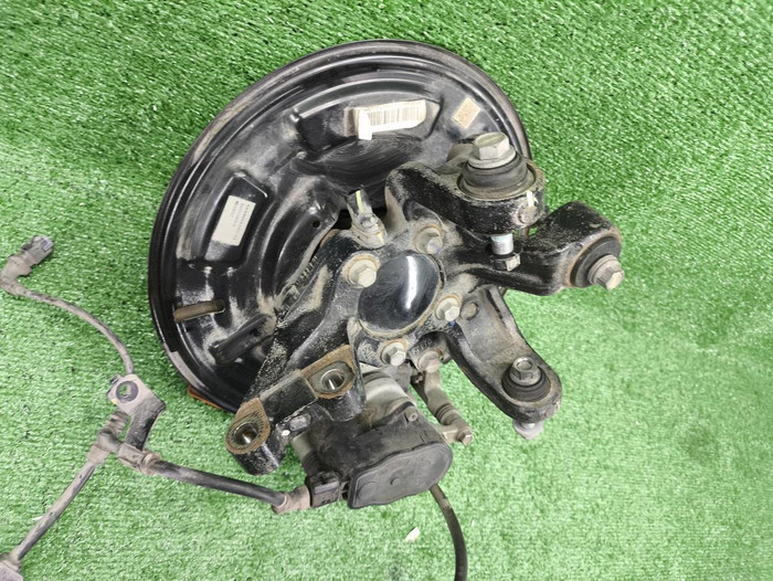 Кулак задний левый Changan Uni-K (20-нв)