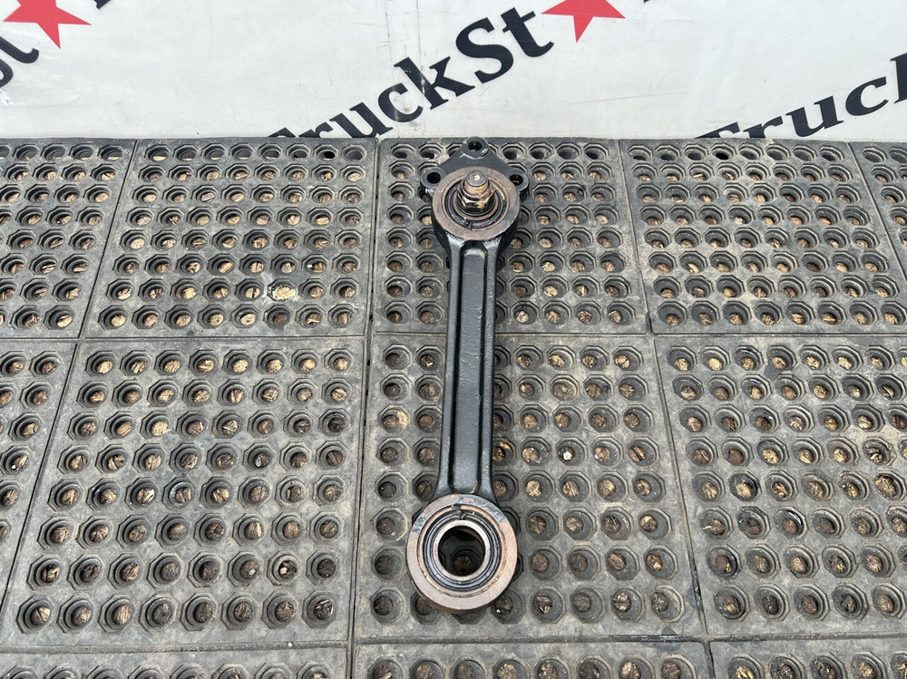 Стойка переднего стабилизатора 2023г