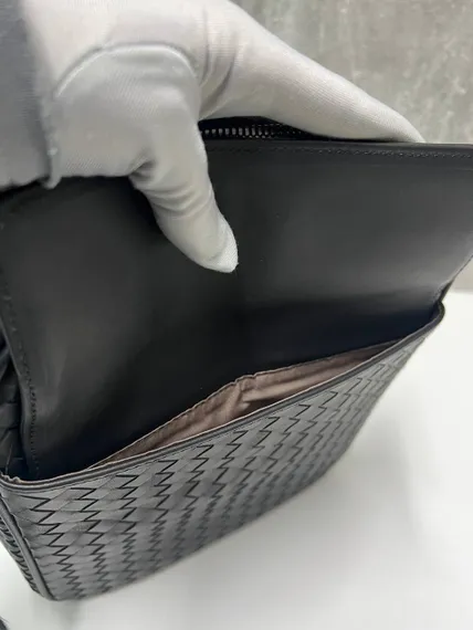 Сумка мужская кожаная Bottega Veneta через плечо
