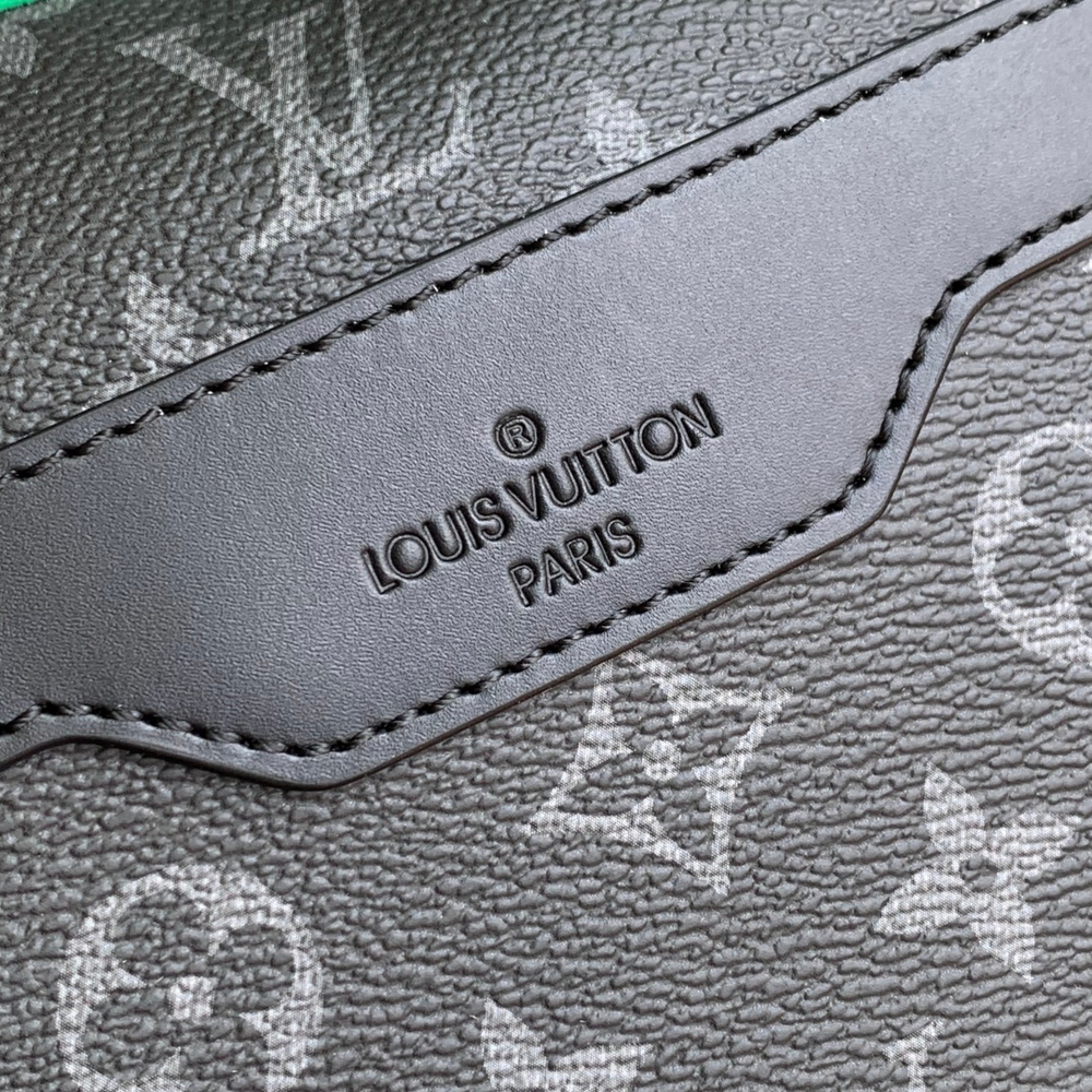 Louis Vuitton Trio Messenger
