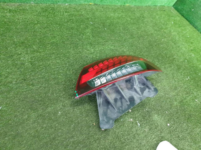 Фонарь правый внешний Mercedes E W213 (2020-2023)