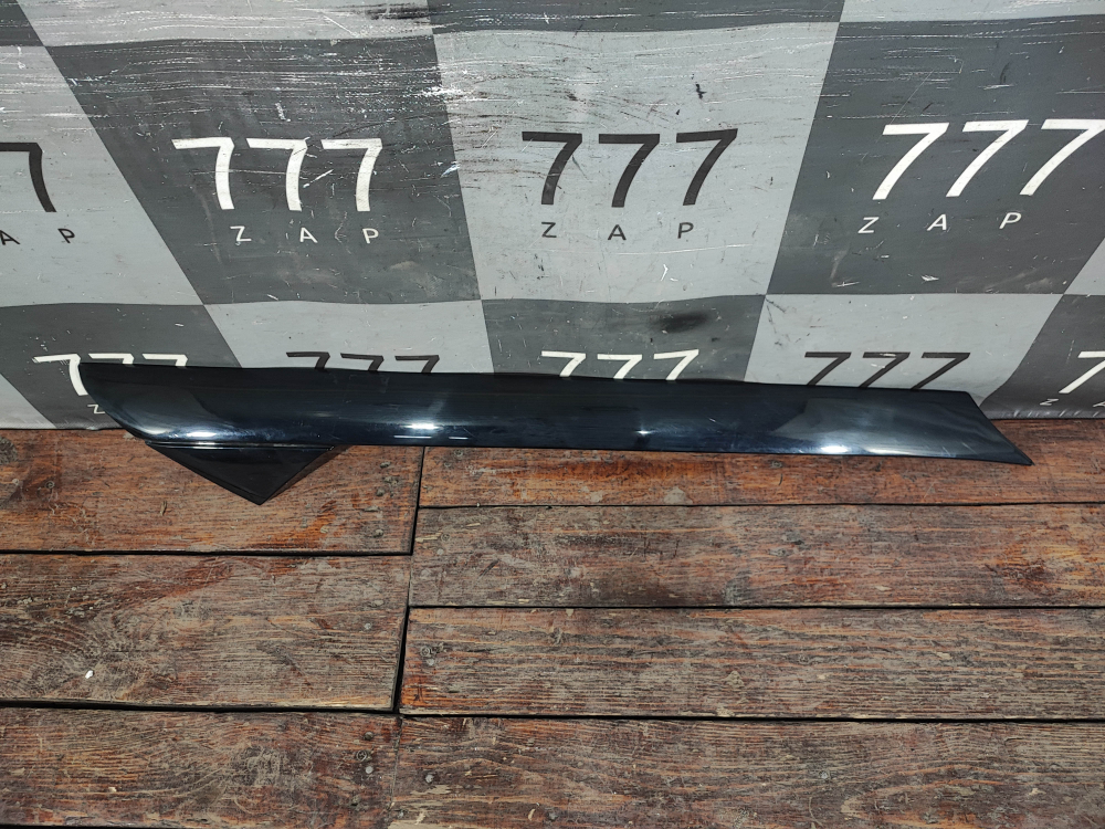 Накладка лобового стекла левая Ford Explorer 5 10-19 Б/У Оригинал BB5Z7803137AB