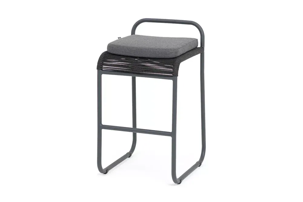 "Ането" стул барный плетеный из роупа, каркас алюминий темно-серый (RAL7024) муар, роуп темно-серый круглый, ткань темно-серая 027