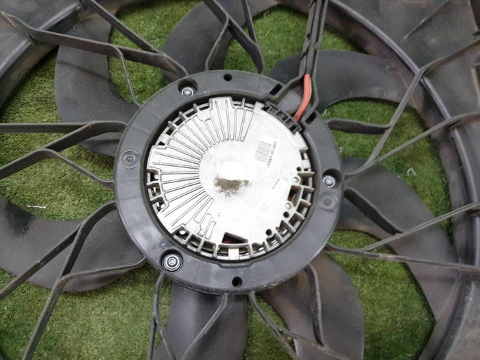 Диффузор с вентилятором Volvo XC60 2 (2017-н.в.)