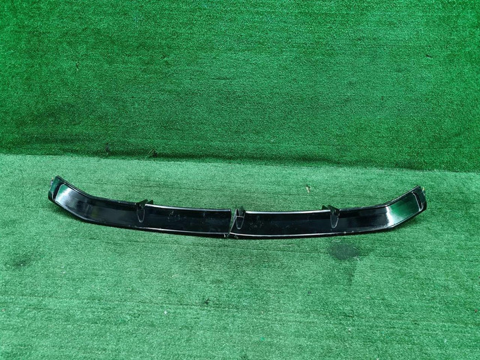 Юбка переднего бампера Lamborghini Urus (22-нв)