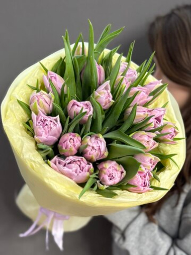 Монобукет из 21 сиреневых пионовидных тюльпанов