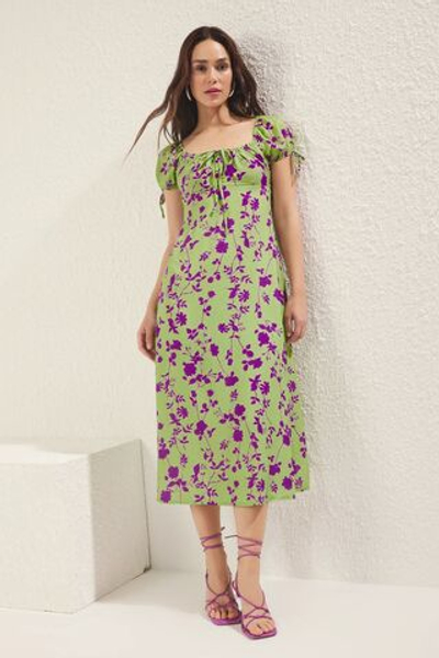 Зеленое однотонное макси-платье TWOSS25EL00662