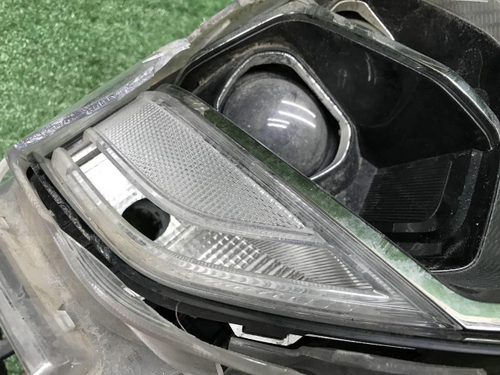 Битая Фара правая Hyundai Santa Fe 4 TM 18-21 LED