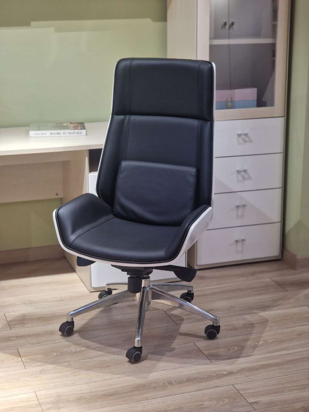 Кресло офисное 2388 582045 Black color LEATHER